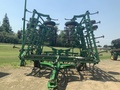 2006 John Deere 2210 Field Cultivator
