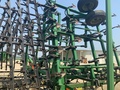 2006 John Deere 2210 Field Cultivator