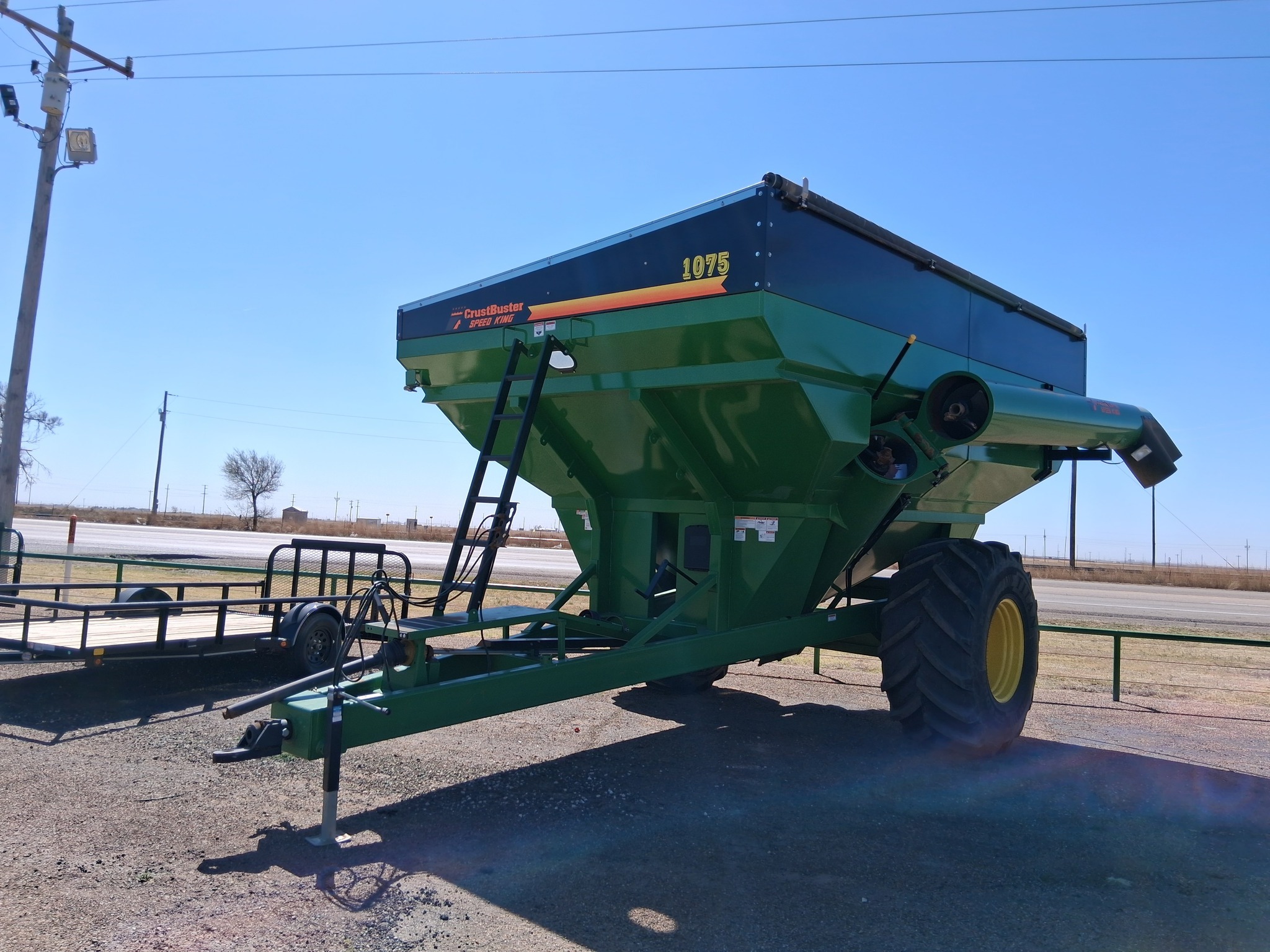 2024 Crust Buster 1075 Grain Cart