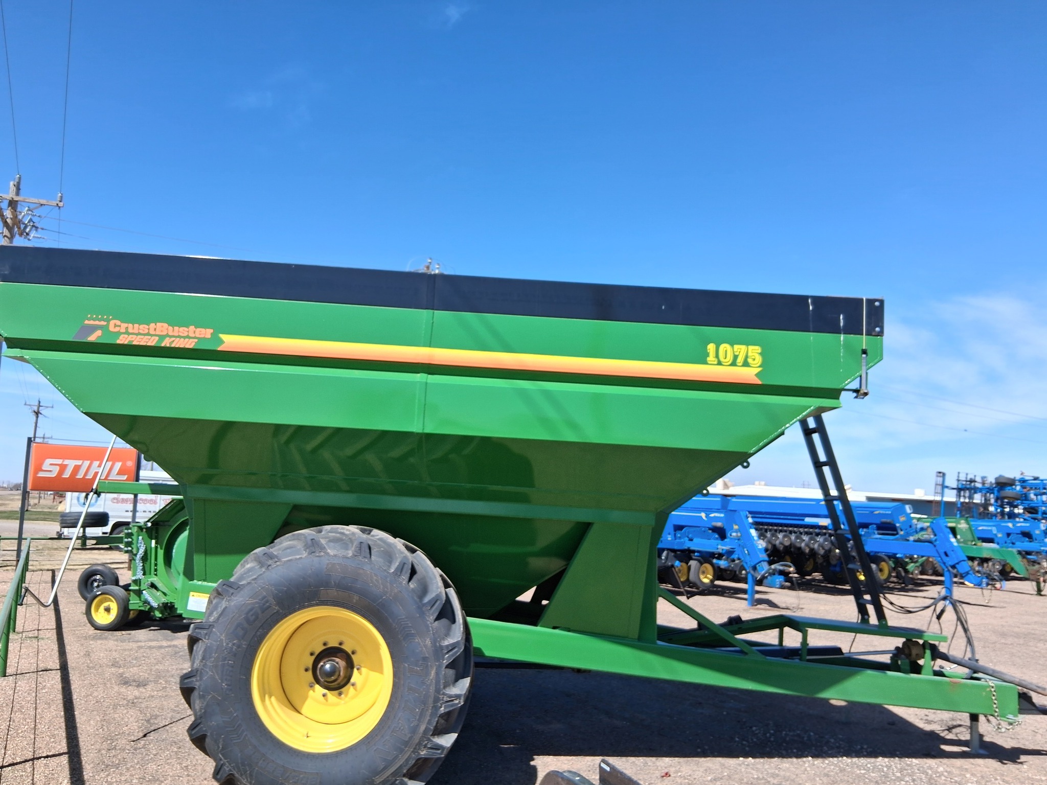 2024 Crust Buster 1075 Grain Cart