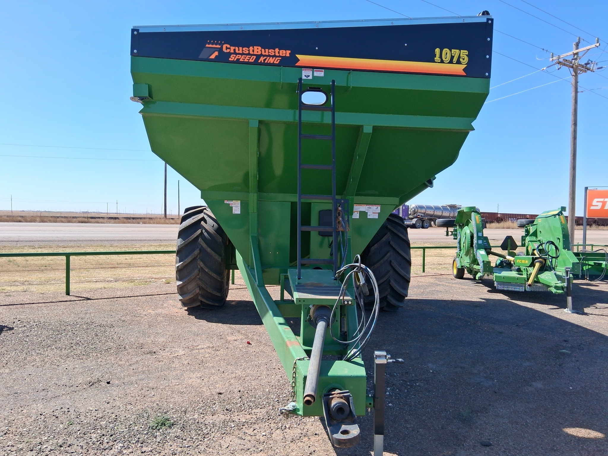2024 Crust Buster 1075 Grain Cart