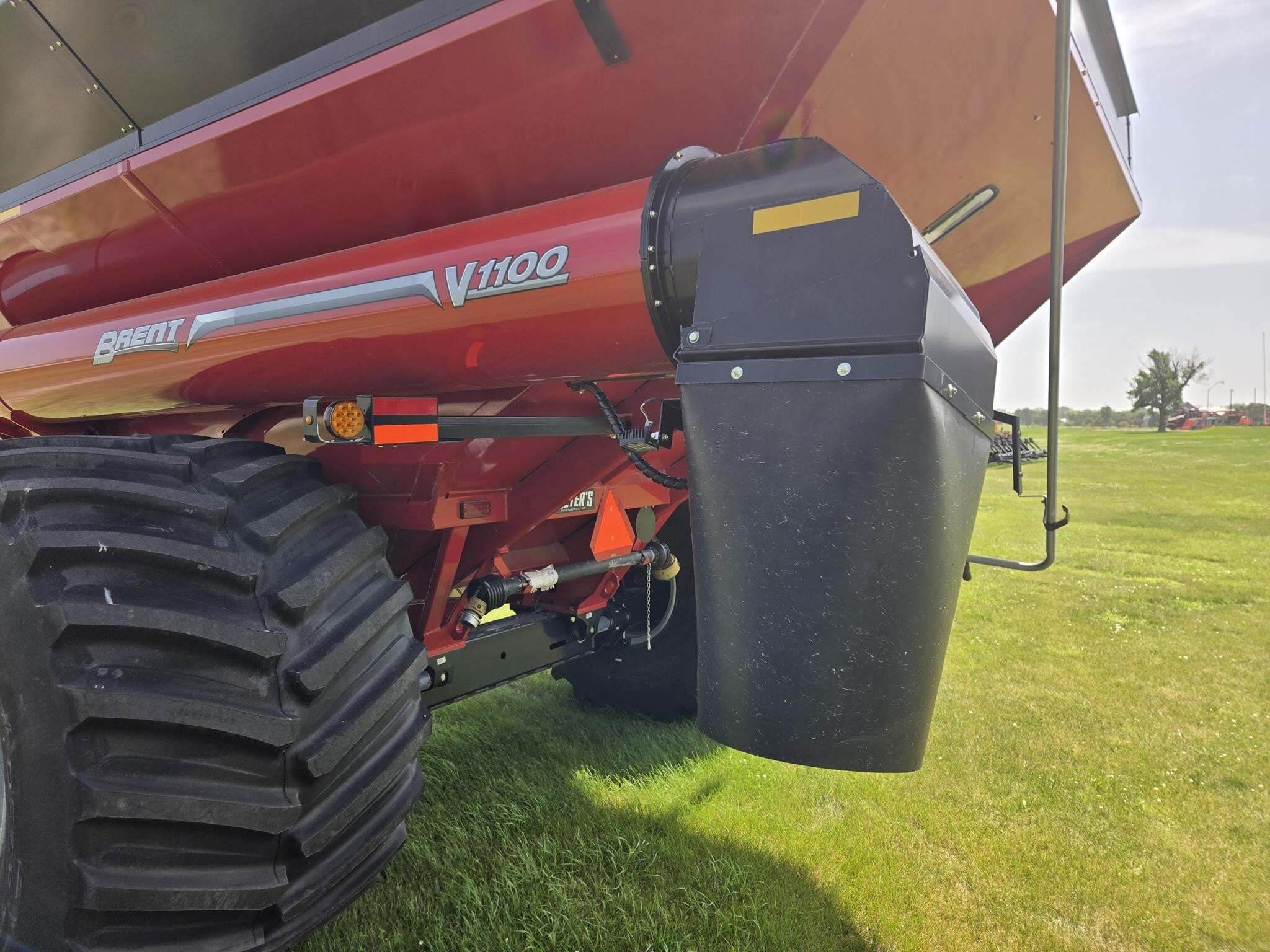 2024 Brent V1100 Grain Cart