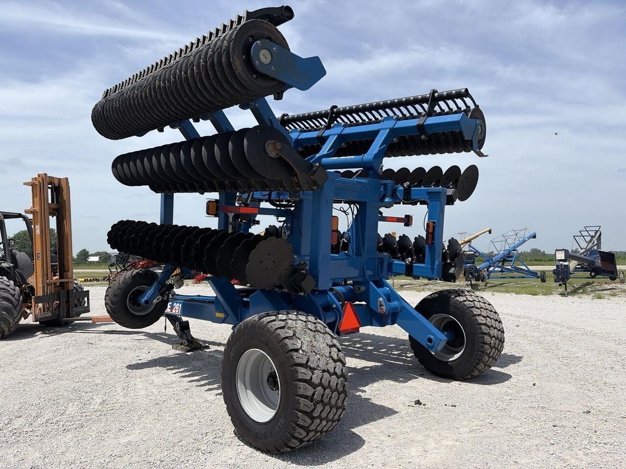 2023 Kinze MACH TILL 261 Disk