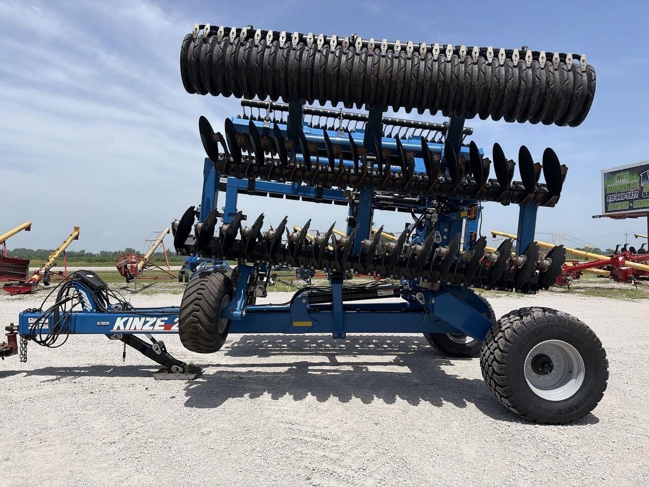 2023 Kinze MACH TILL 261 Disk
