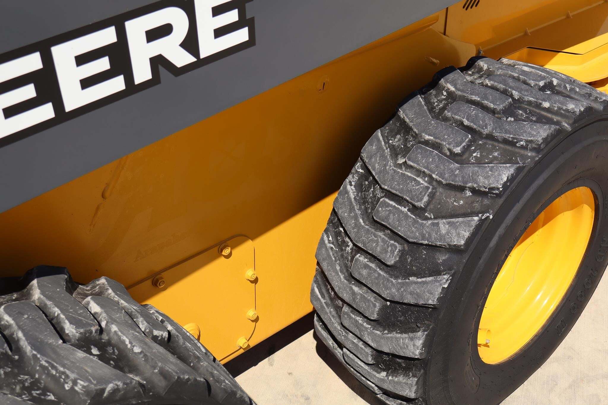 2024 Deere 324G Skid Steer