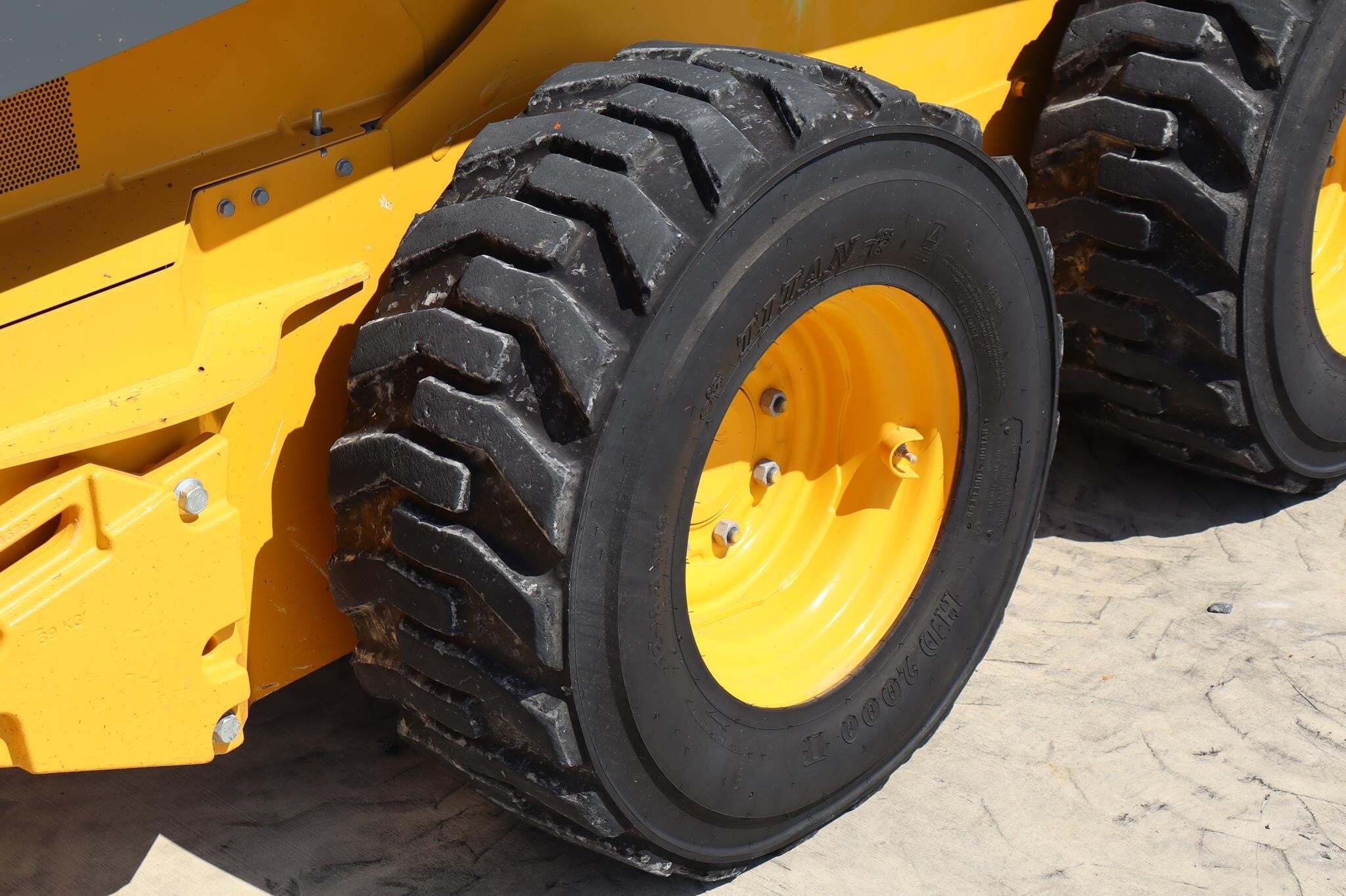 2024 Deere 324G Skid Steer