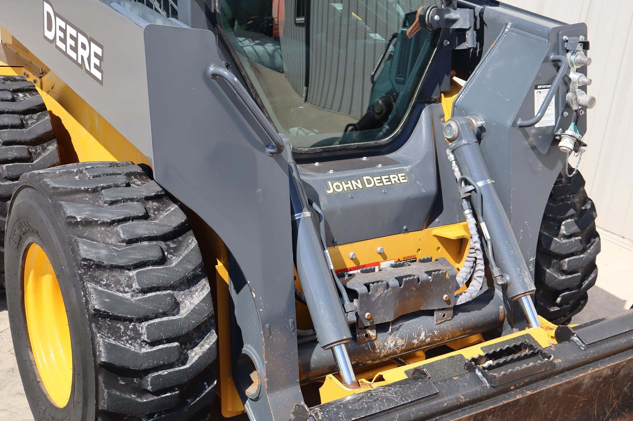 2024 Deere 324G Skid Steer