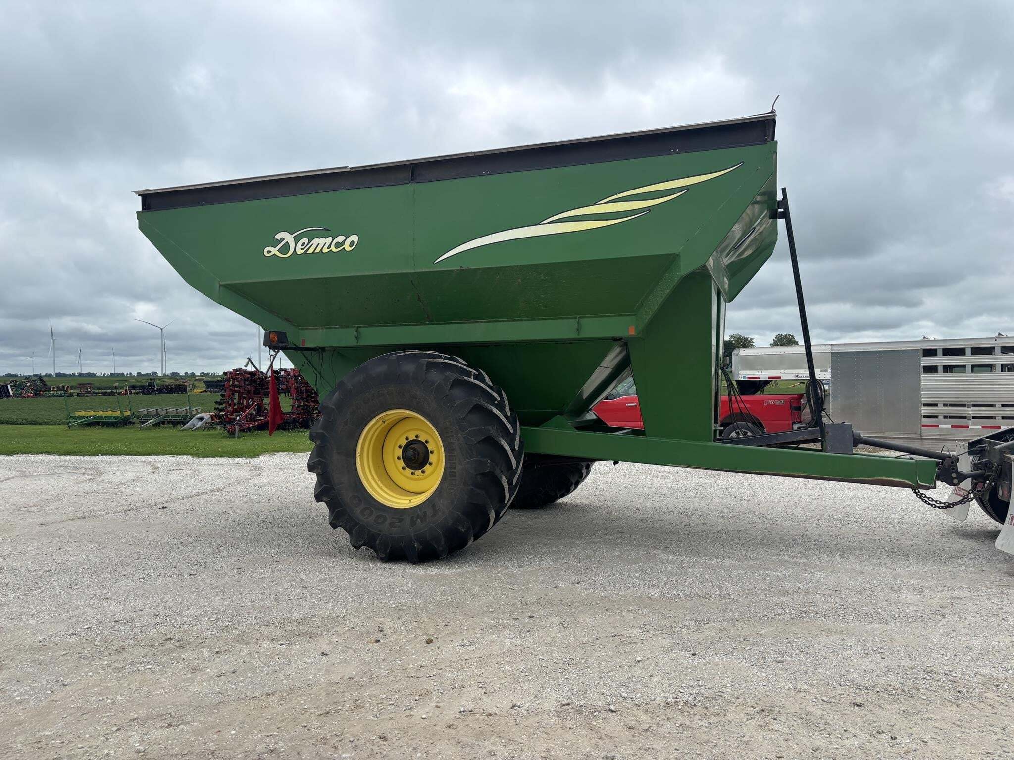 2009 Demco 1050 Grain Cart