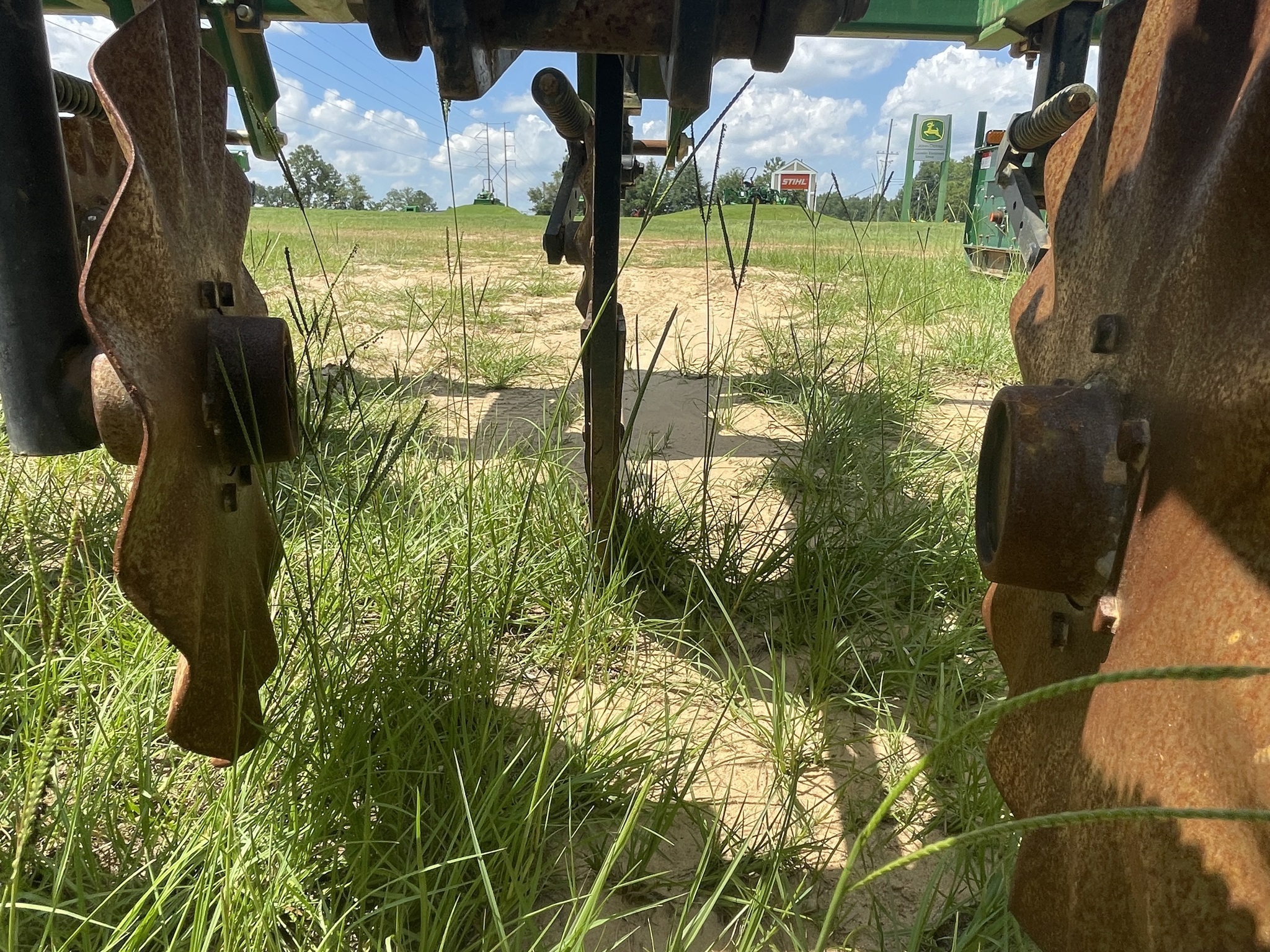 2019 Unverferth 332 Strip-Till