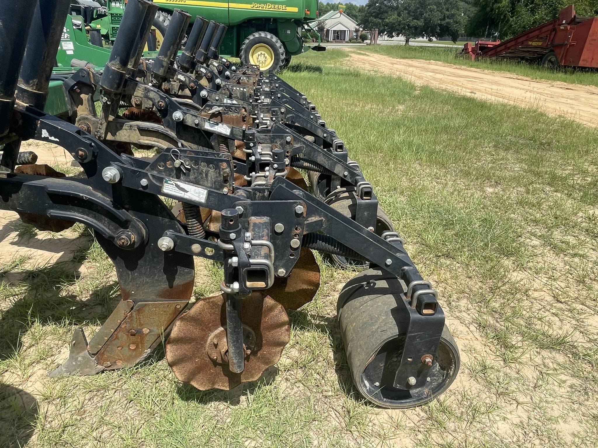 2019 Unverferth 332 Strip-Till