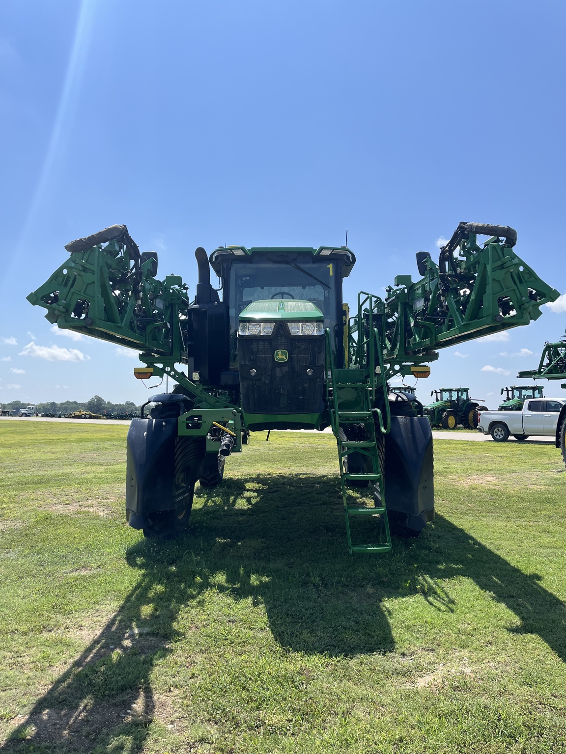 2025 John Deere 410R Self-Propelled Sprayer