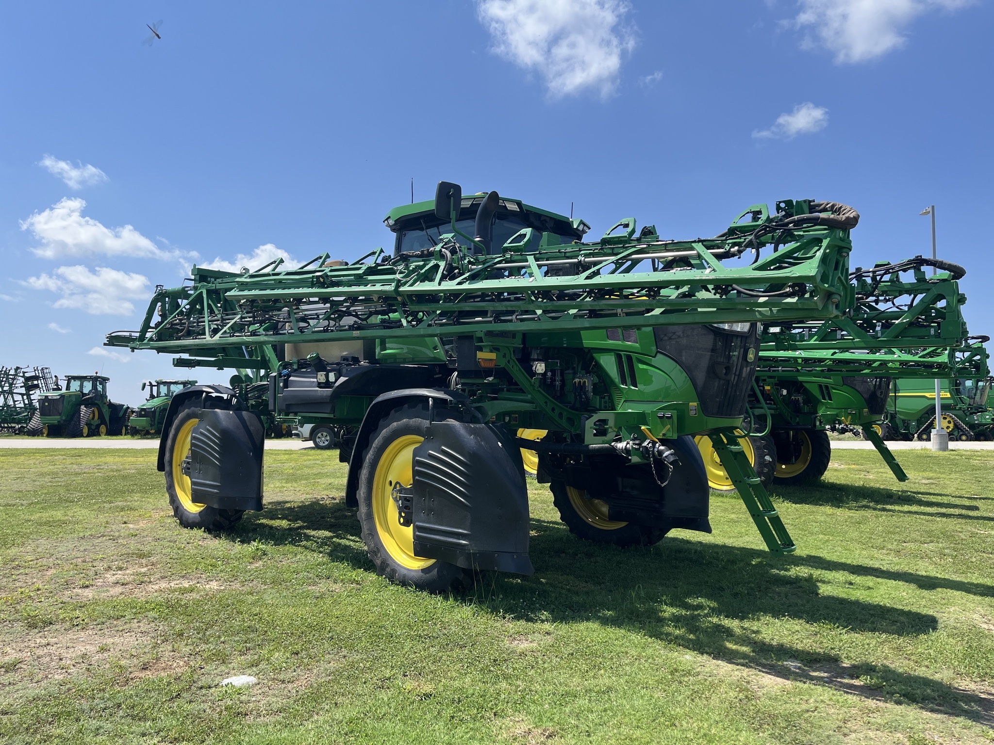 2025 John Deere 410R Self-Propelled Sprayer