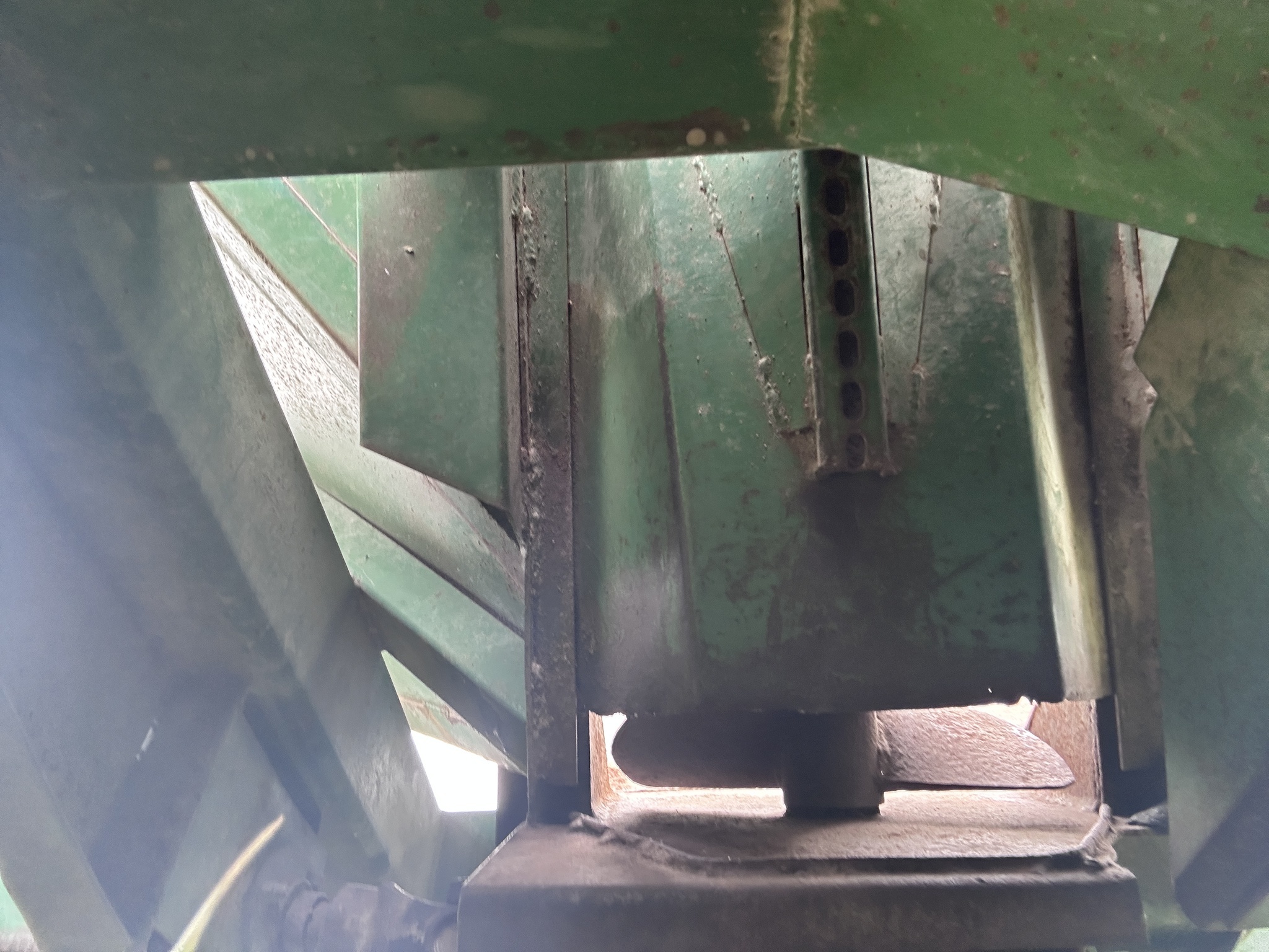 2000 EZ-Flow 475 Grain Cart