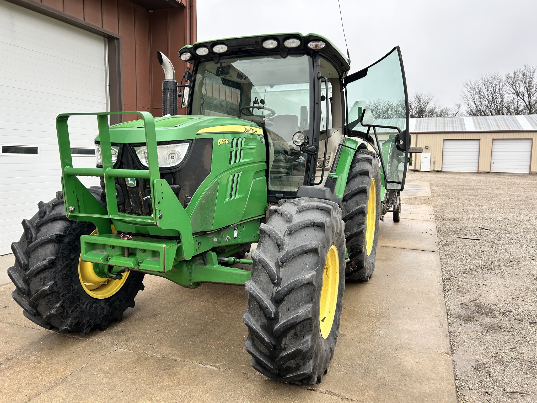 2014 John Deere 6125R Tractor