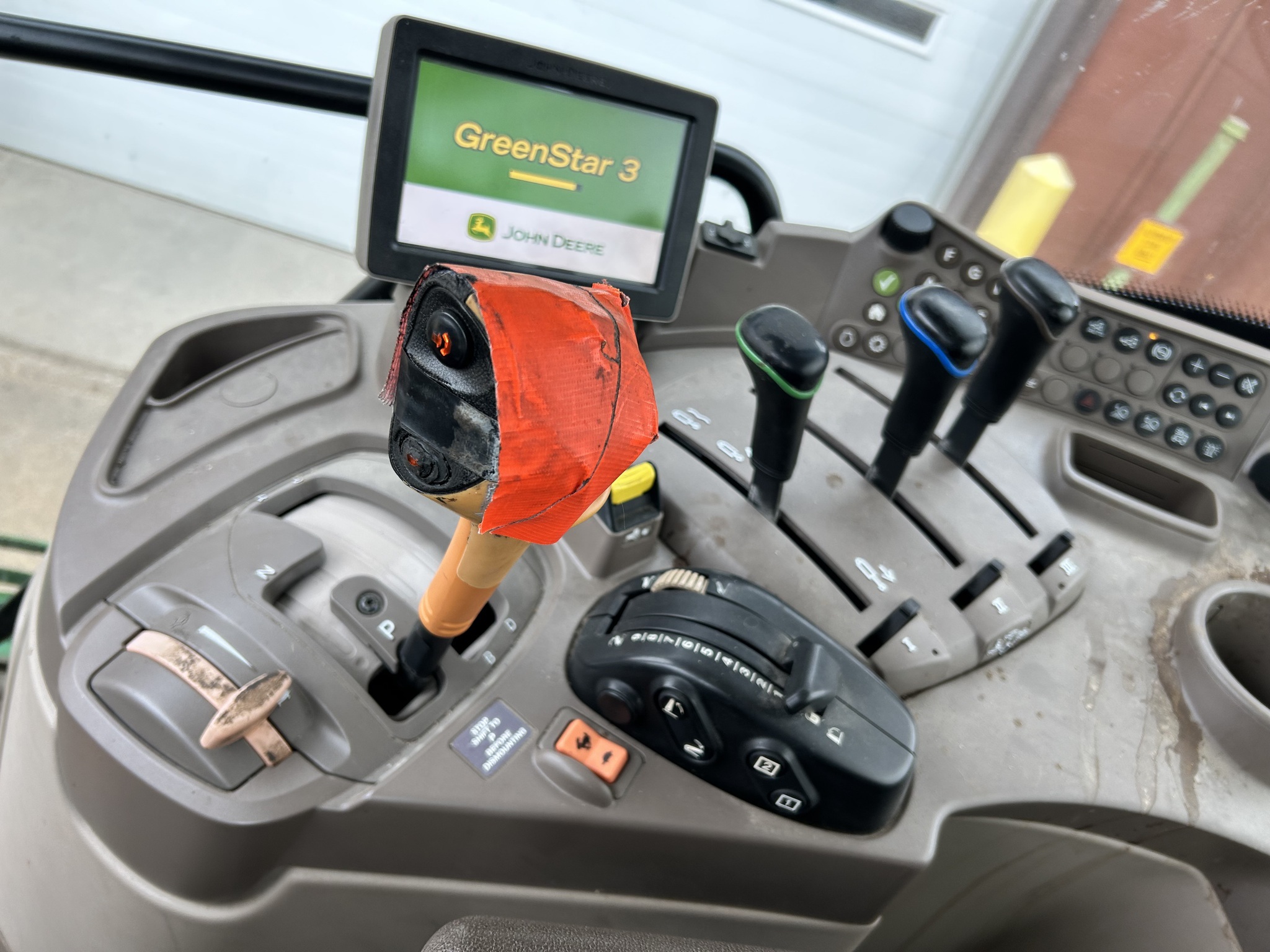 2014 John Deere 6125R Tractor