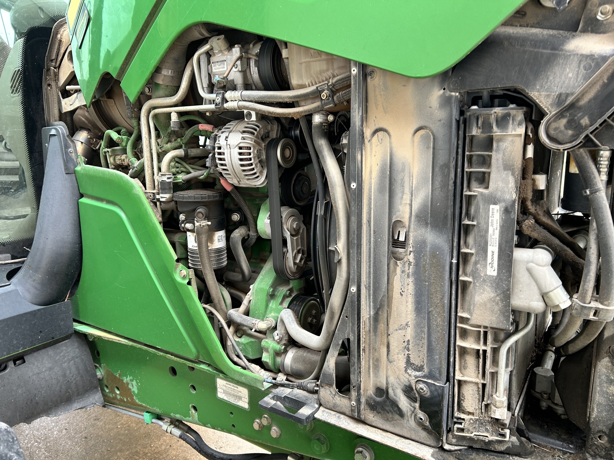 2014 John Deere 6125R Tractor