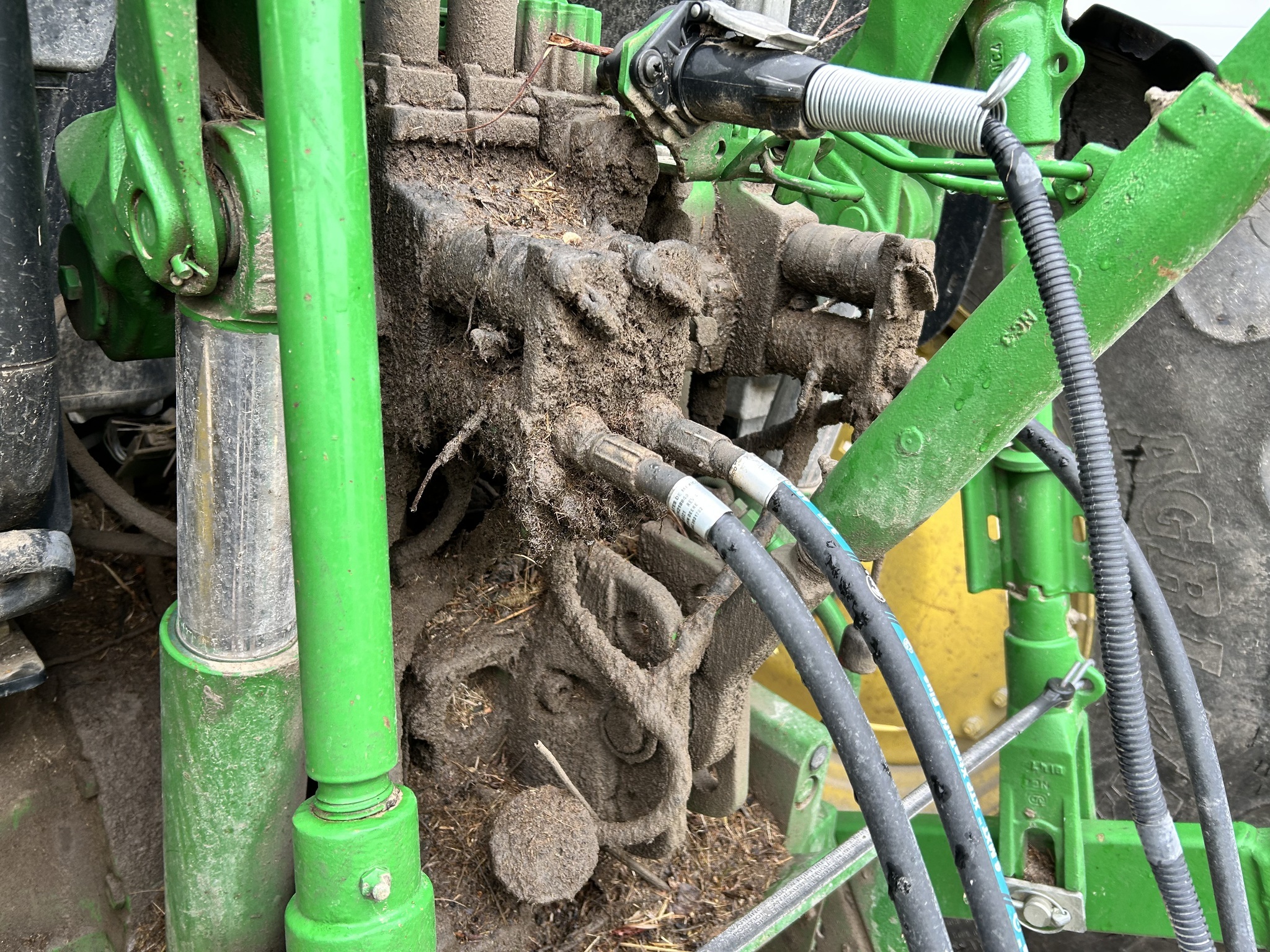 2014 John Deere 6125R Tractor