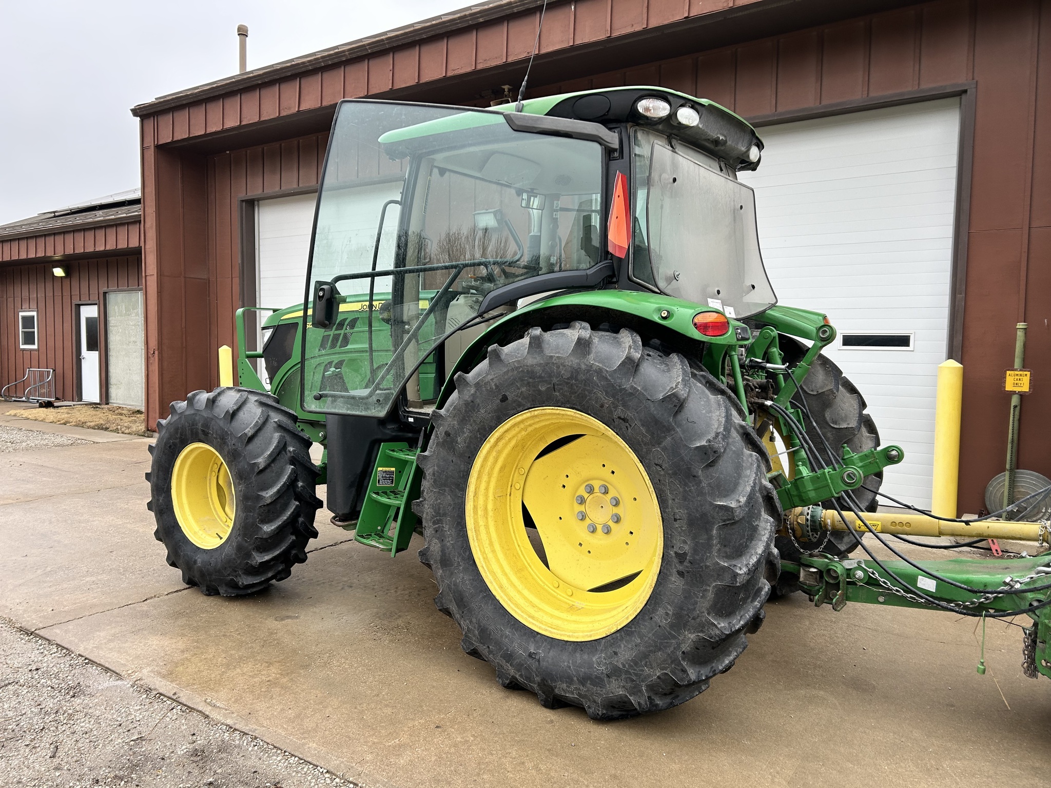 2014 John Deere 6125R Tractor