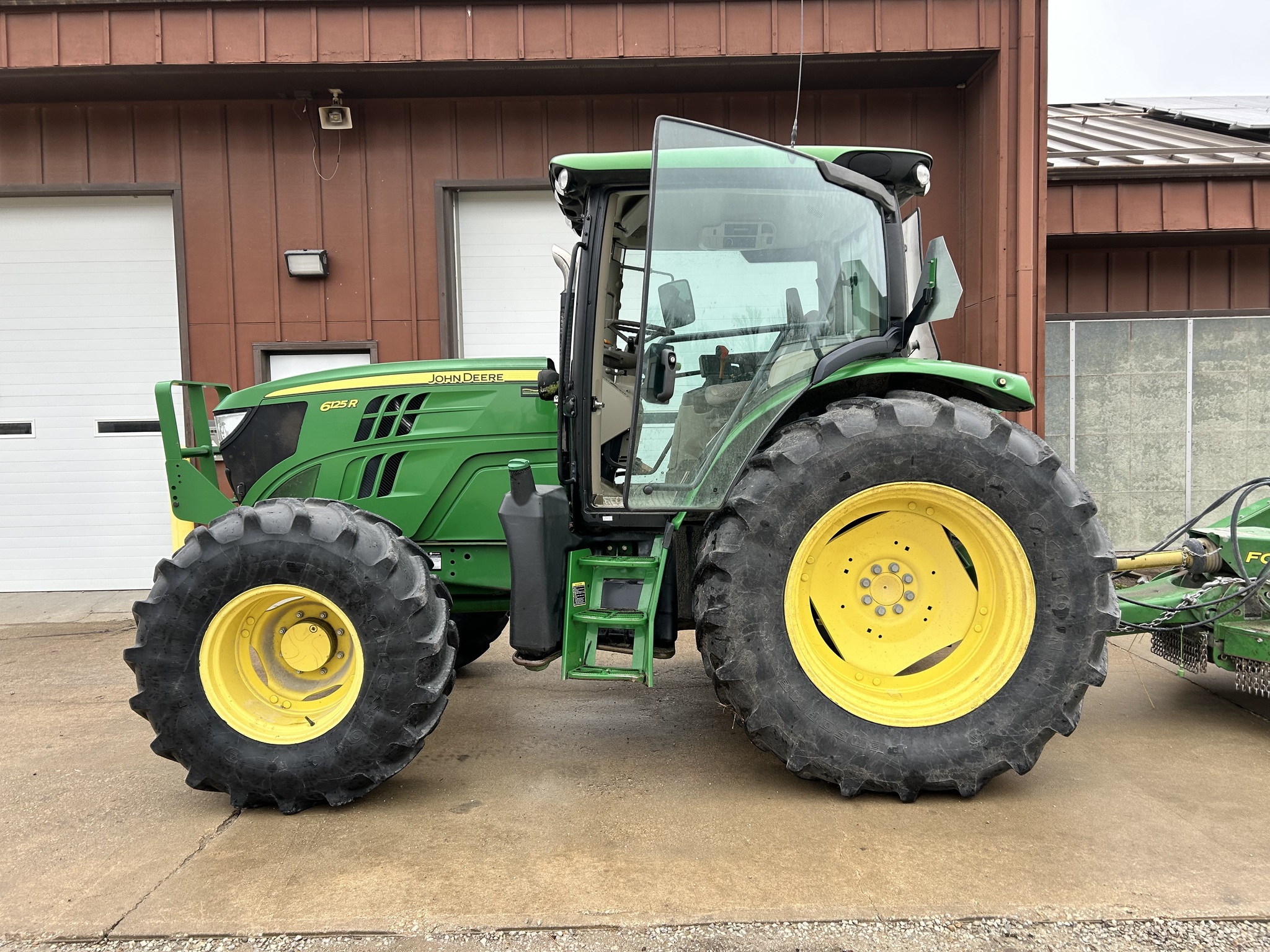 2014 John Deere 6125R Tractor