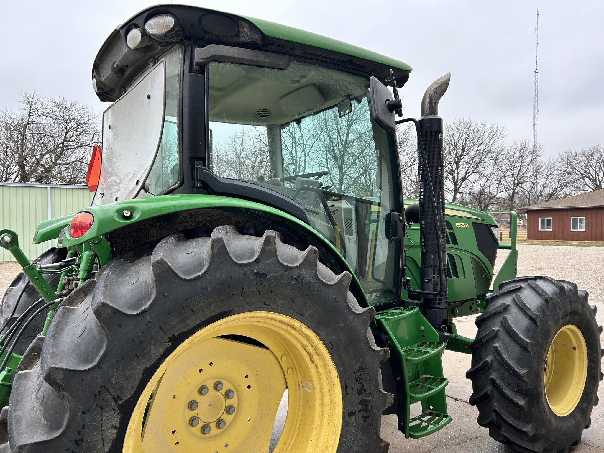 2014 John Deere 6125R Tractor