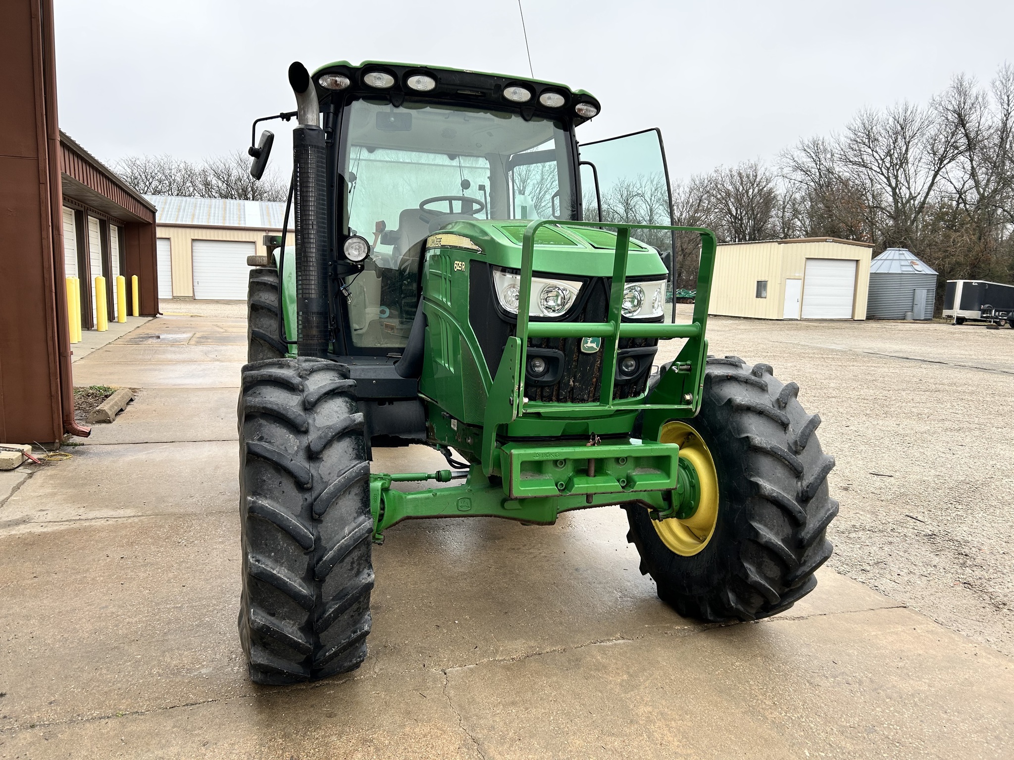 2014 John Deere 6125R Tractor