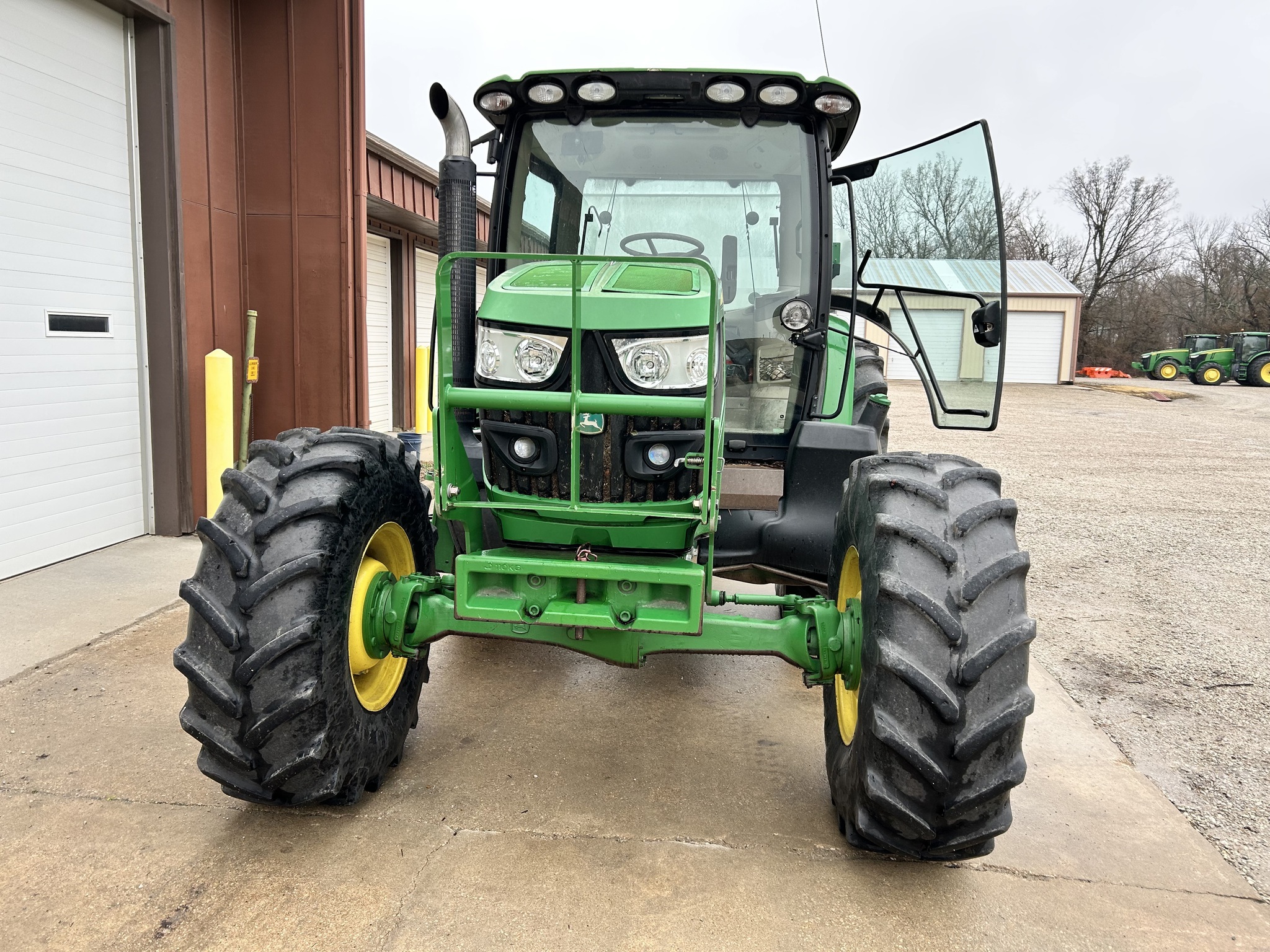 2014 John Deere 6125R Tractor