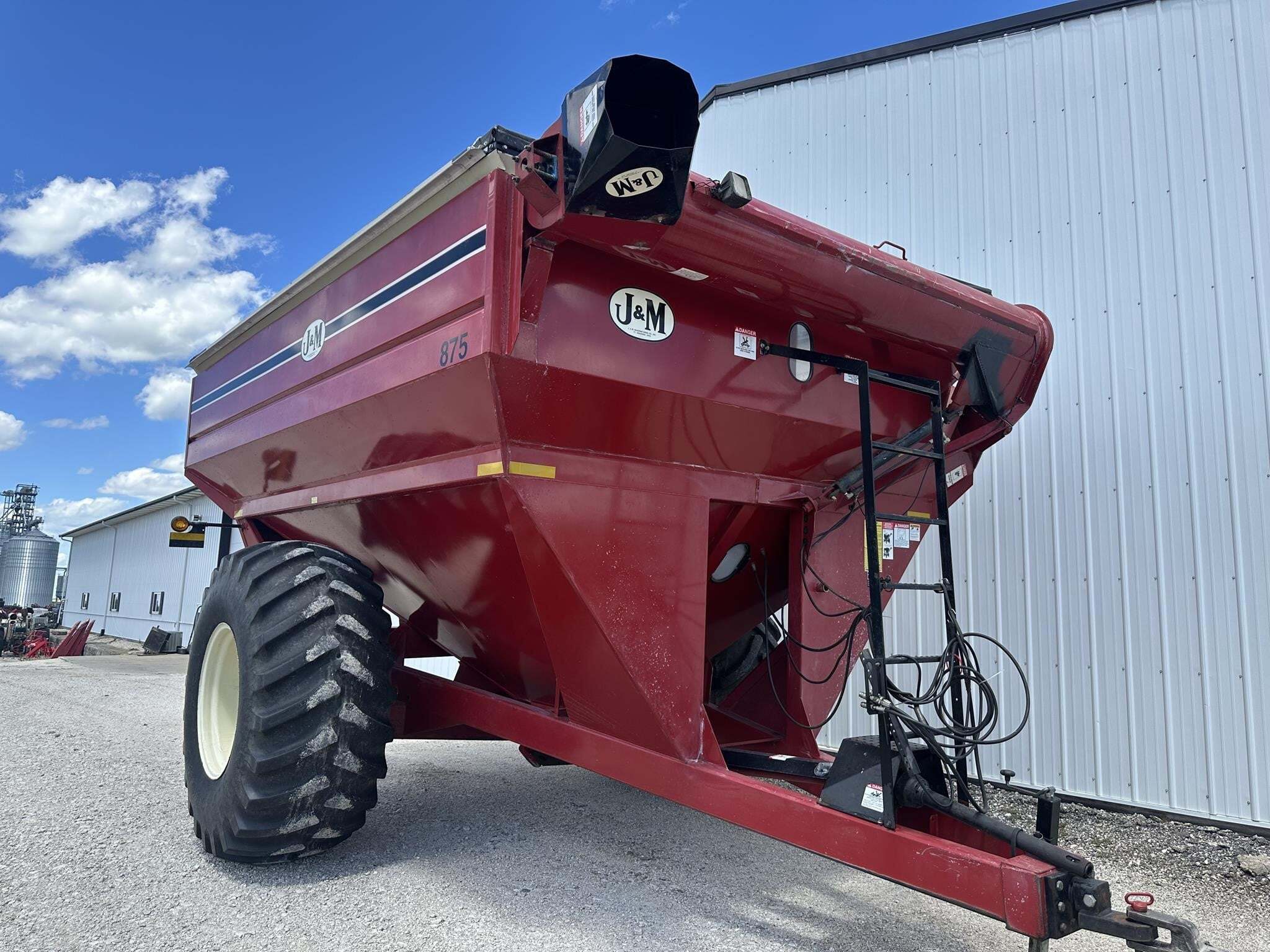  J&M 875-16 Grain Cart