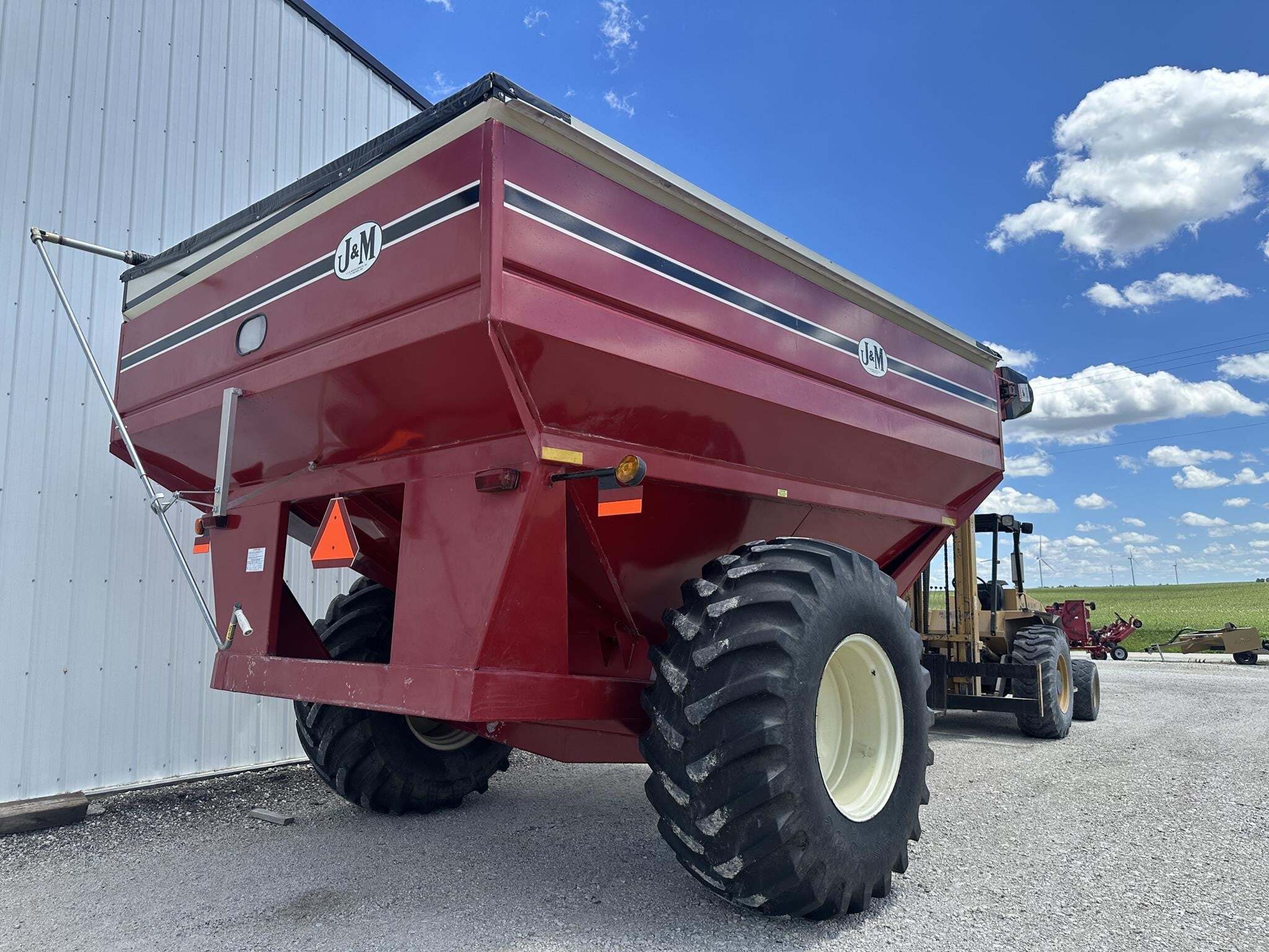  J&M 875-16 Grain Cart