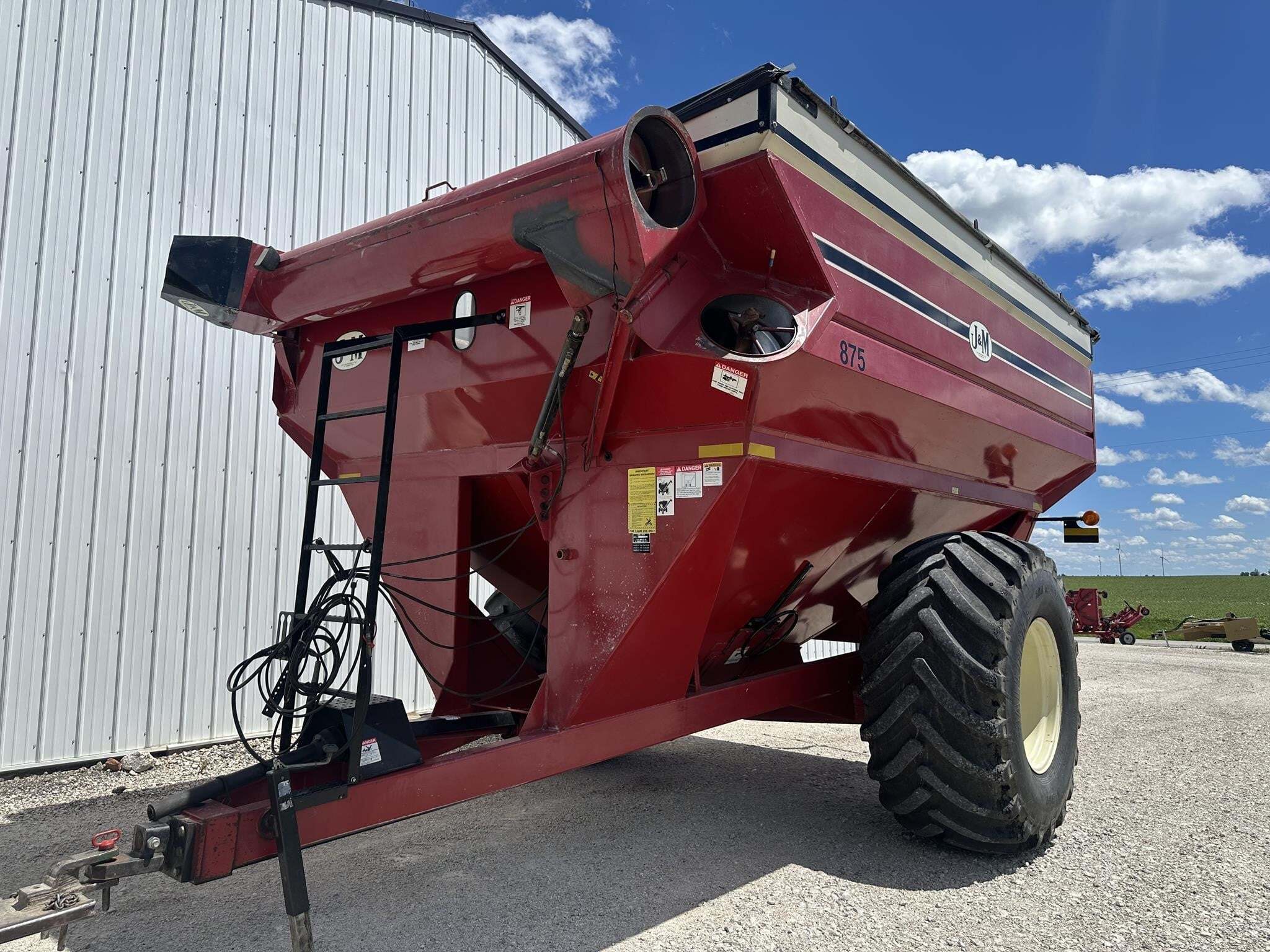  J&M 875-16 Grain Cart