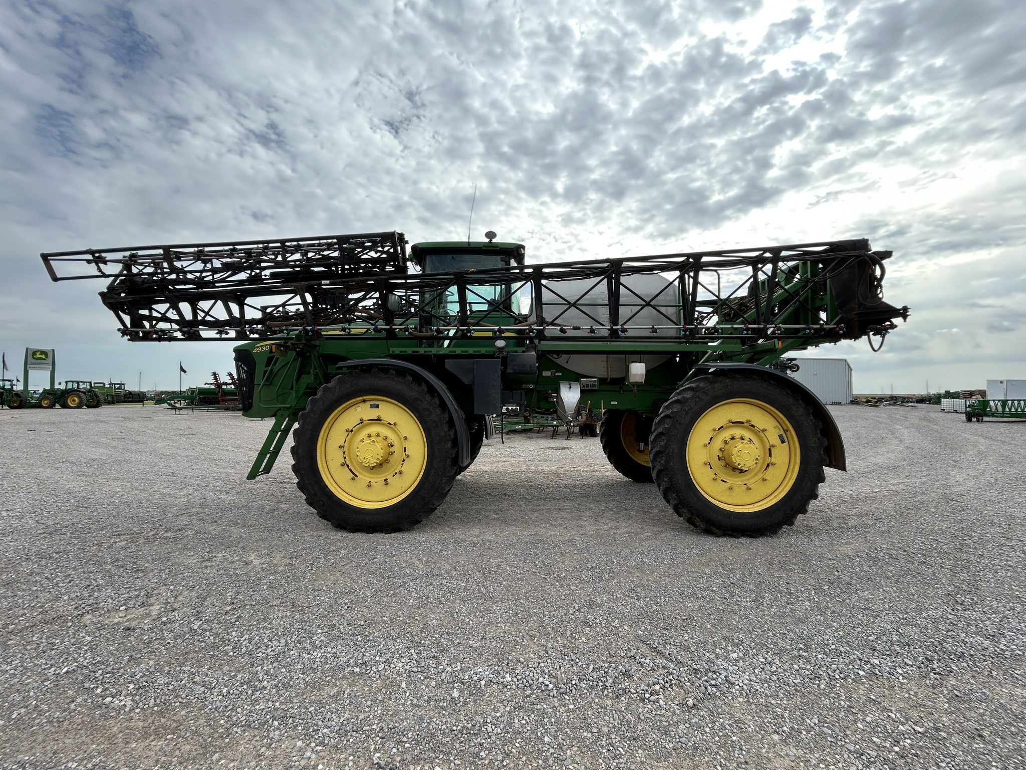 2008 John Deere 4930 Self-Propelled Sprayer