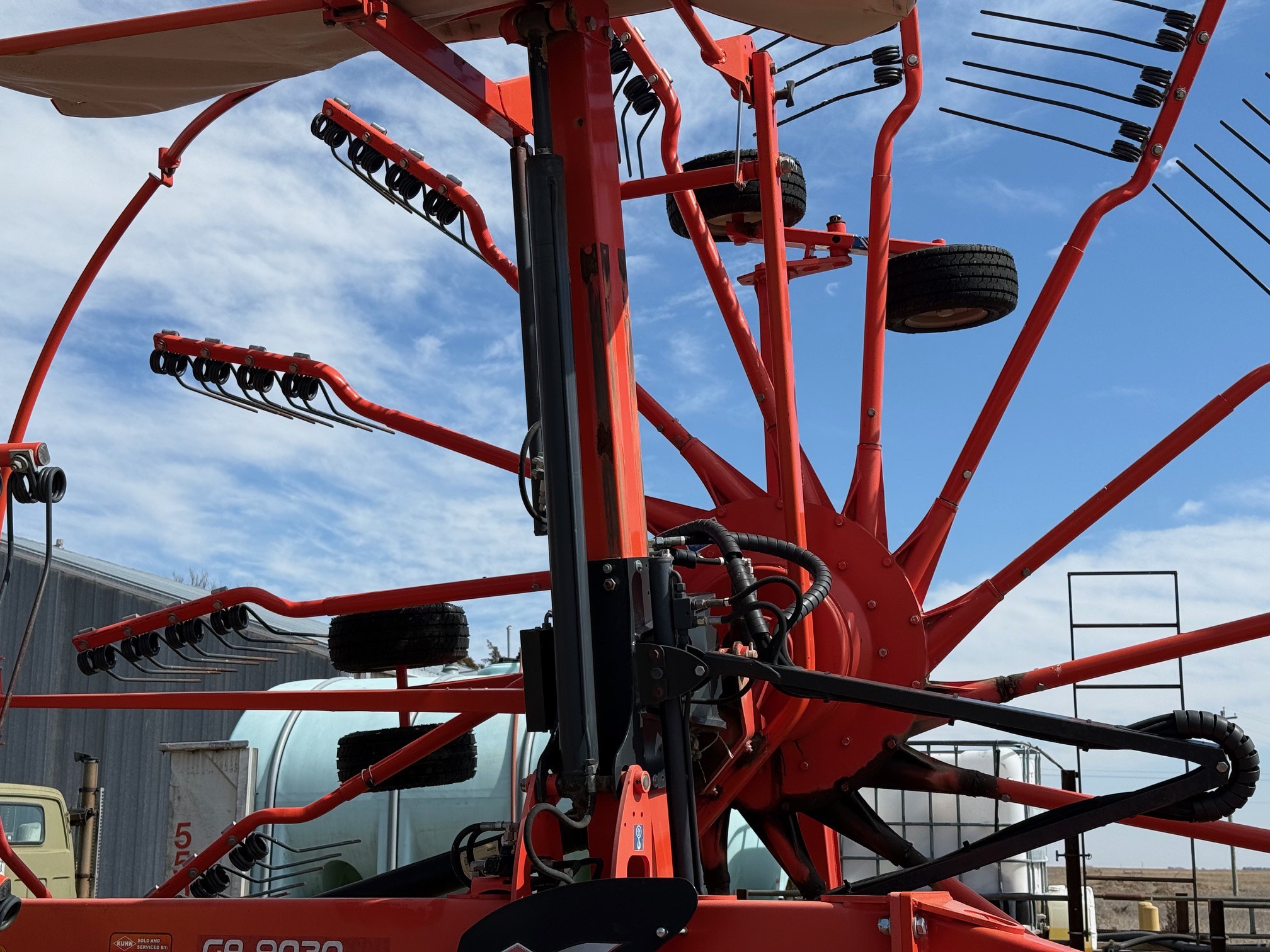 2017 Kuhn GA9030 Rake