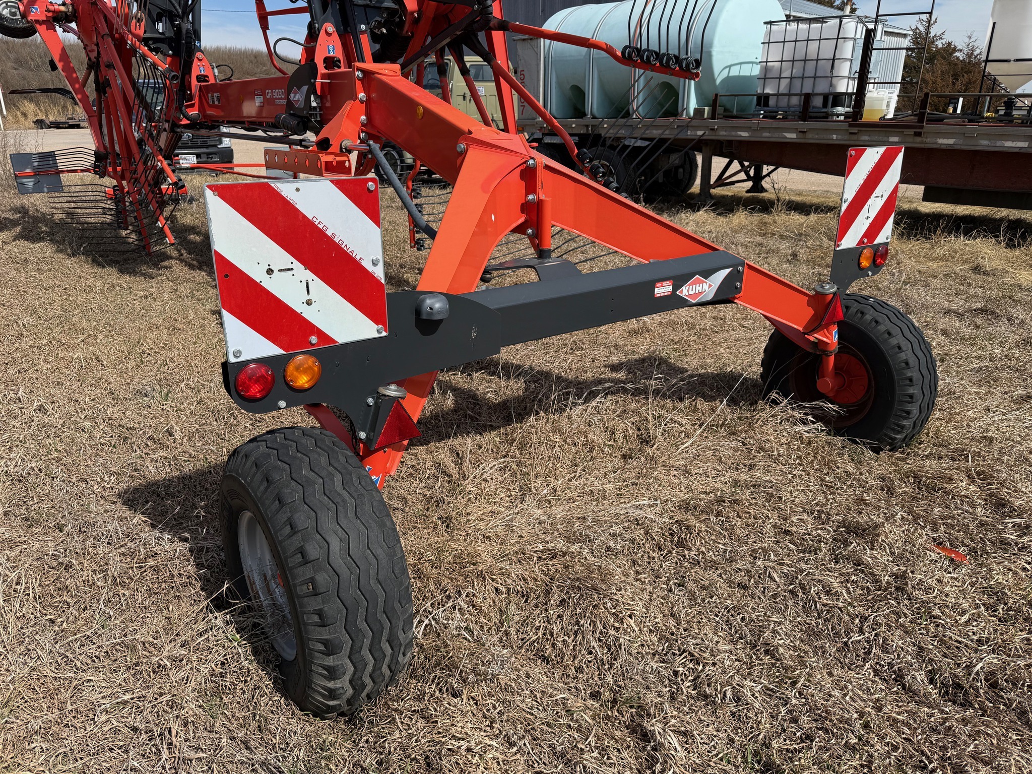 2017 Kuhn GA9030 Rake