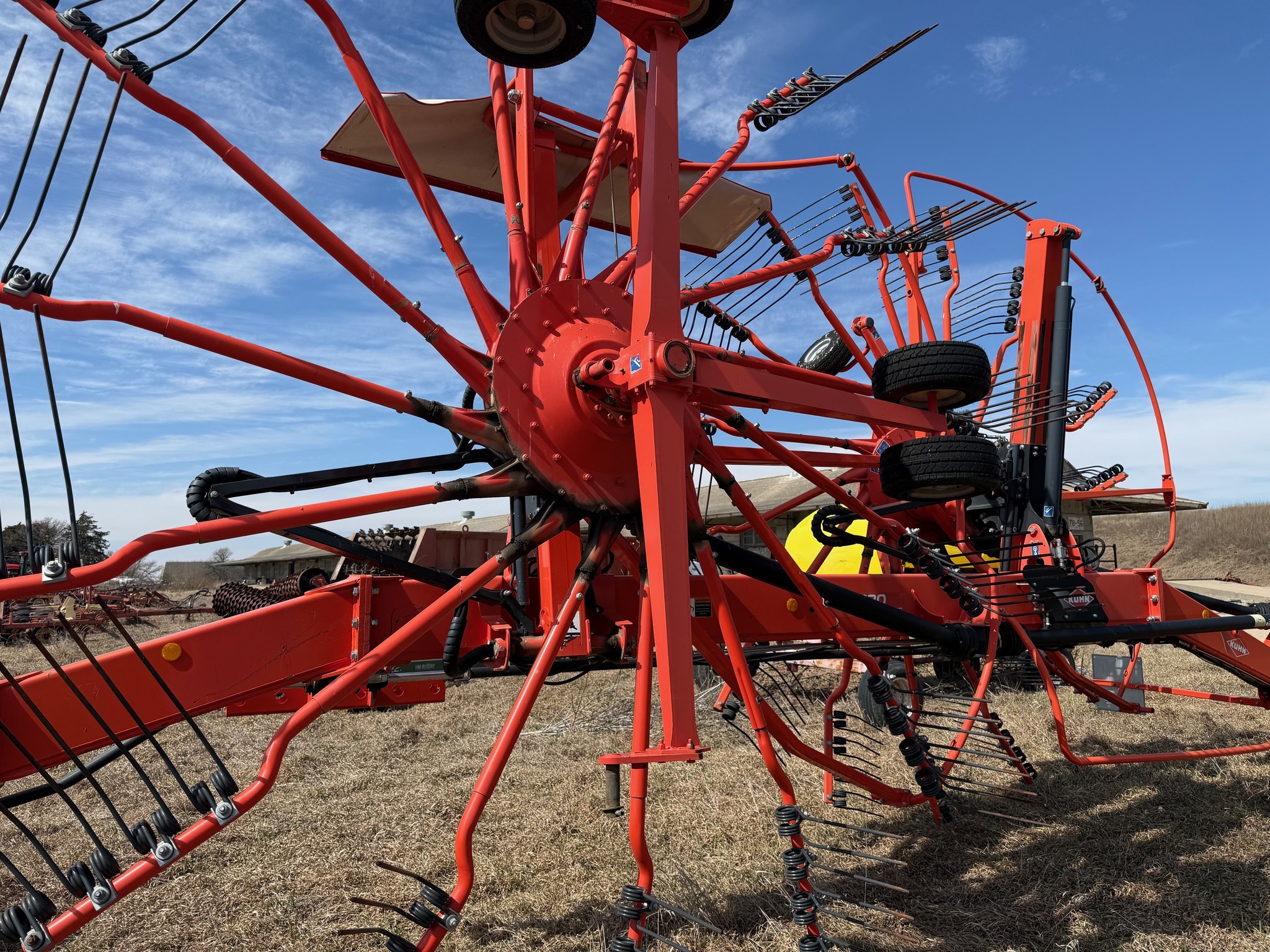 2017 Kuhn GA9030 Rake