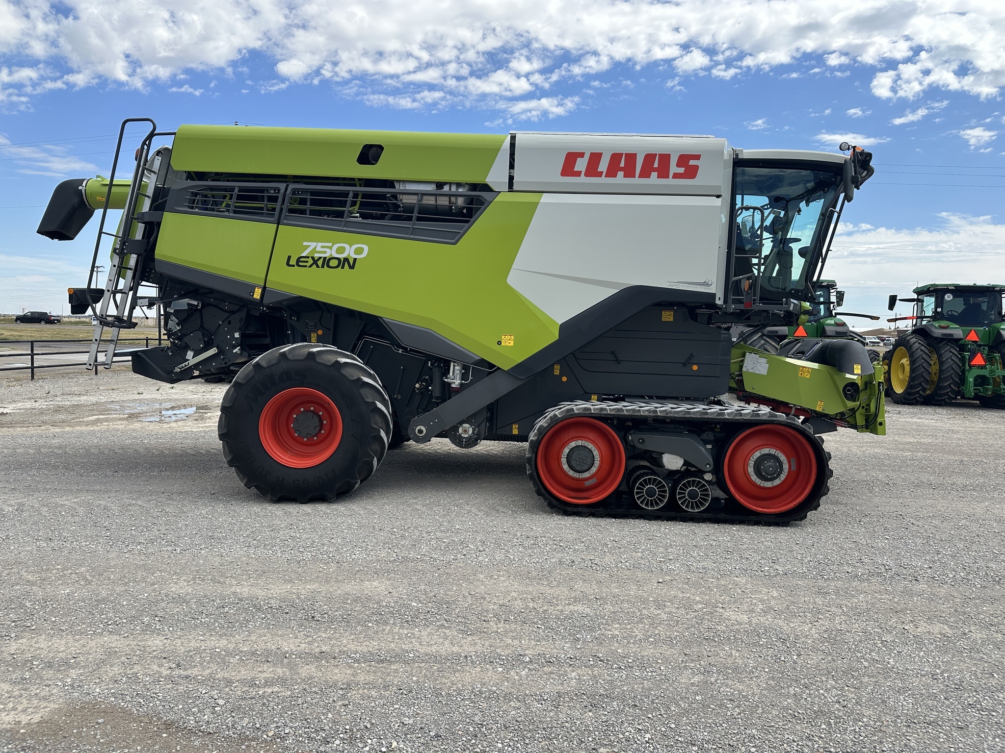 2022 Claas LEXION 7500TT Combine