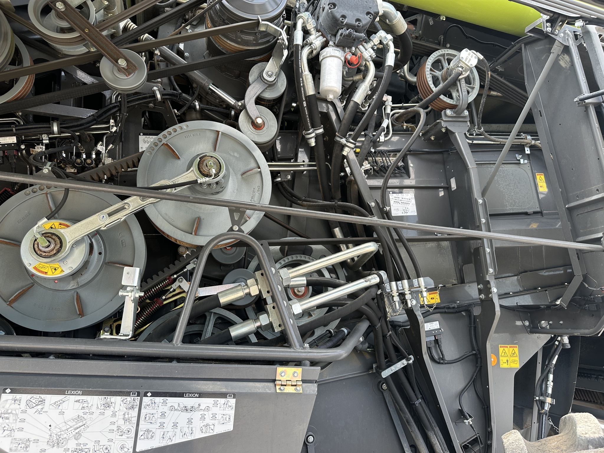 2022 Claas LEXION 7500TT Combine