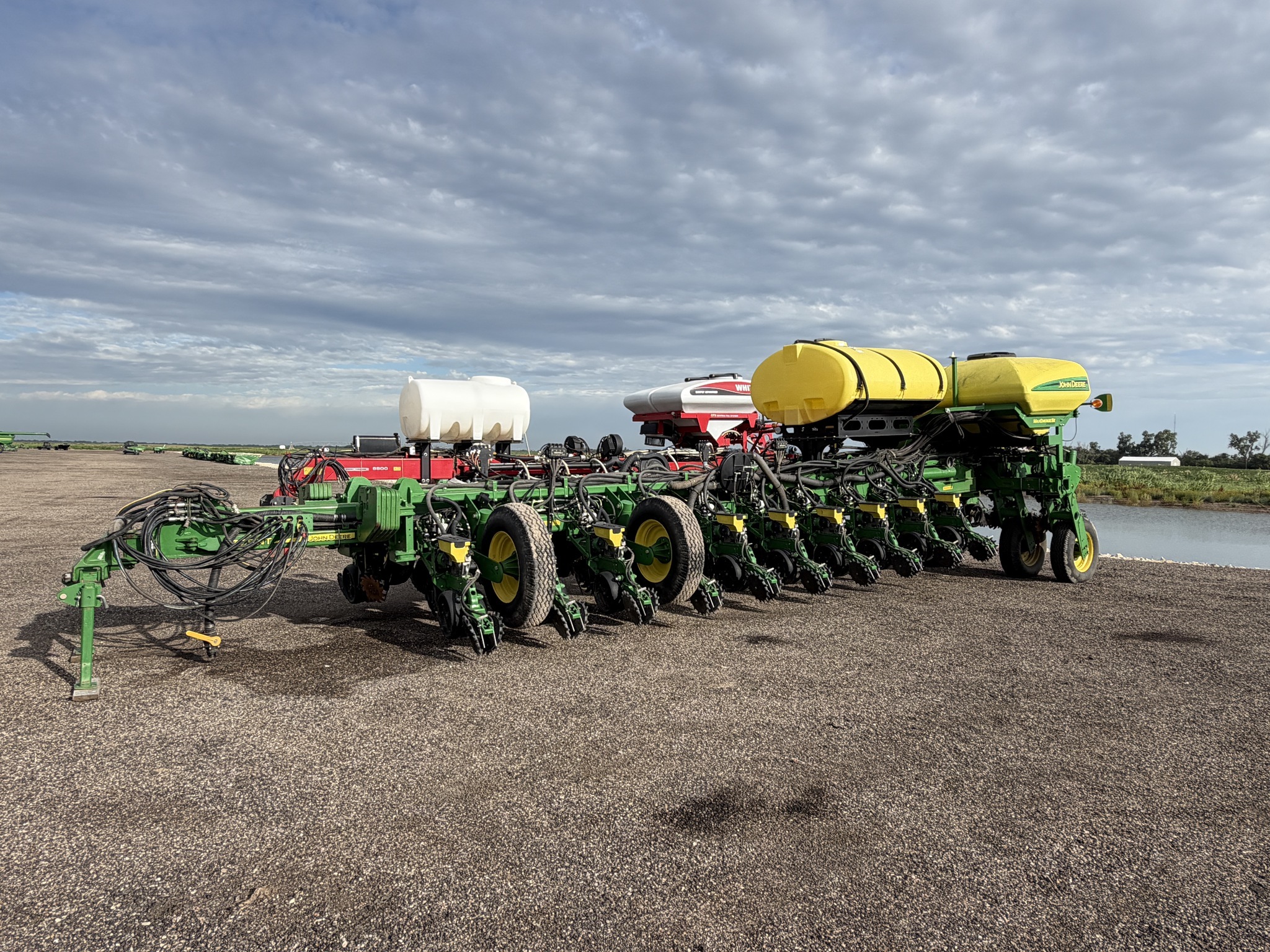 2017 John Deere 1775NT Planter