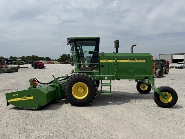  John Deere 4995 Self-Propelled Windrowers and Swather