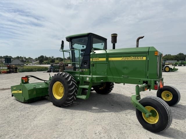  John Deere 4995 Self-Propelled Windrowers and Swather