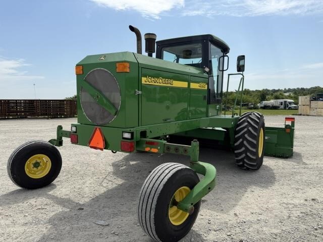  John Deere 4995 Self-Propelled Windrowers and Swather