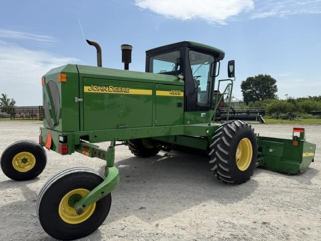  John Deere 4995 Self-Propelled Windrowers and Swather