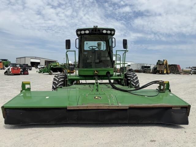  John Deere 4995 Self-Propelled Windrowers and Swather