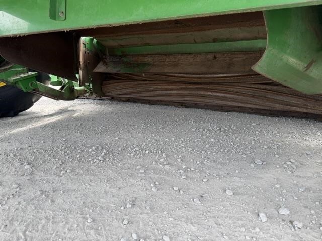  John Deere 4995 Self-Propelled Windrowers and Swather