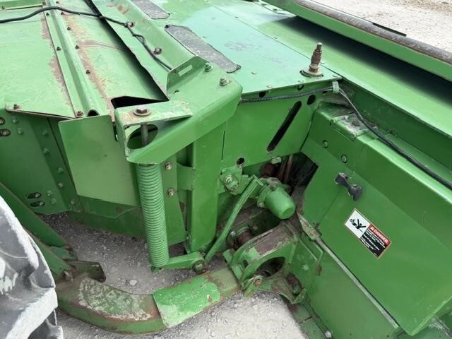  John Deere 4995 Self-Propelled Windrowers and Swather