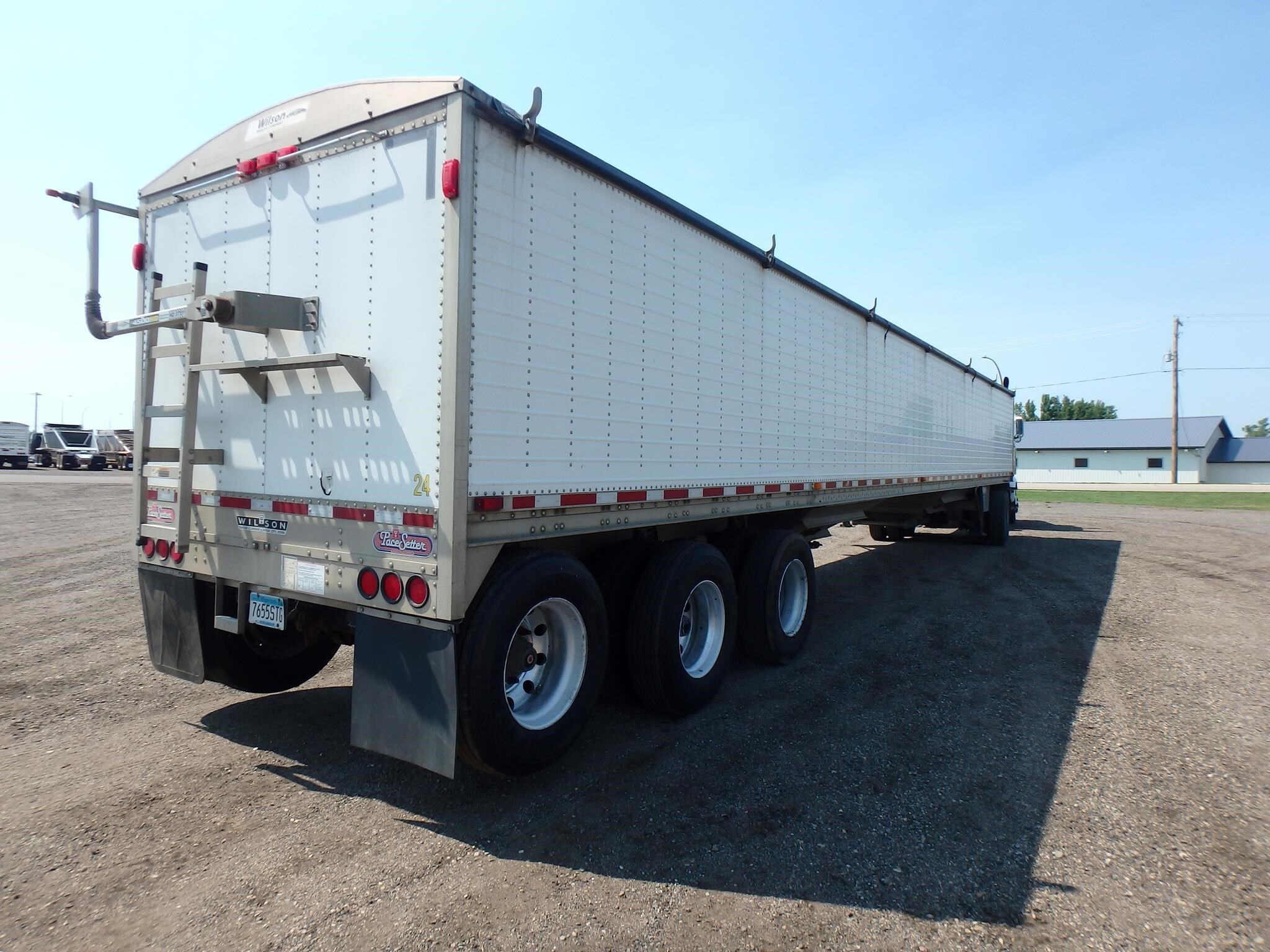 2010 Wilson Pacesetter Grain Trailer