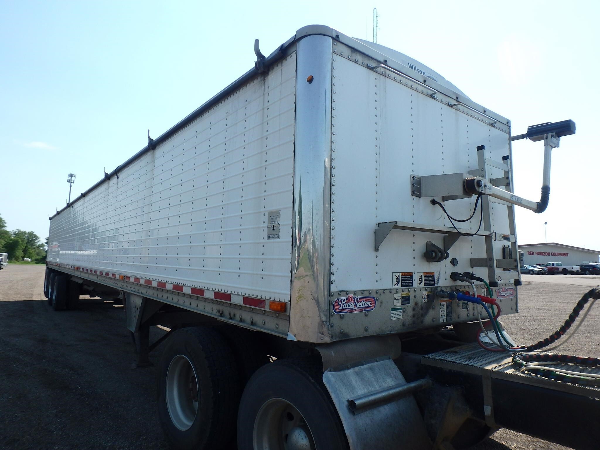 2010 Wilson Pacesetter Grain Trailer