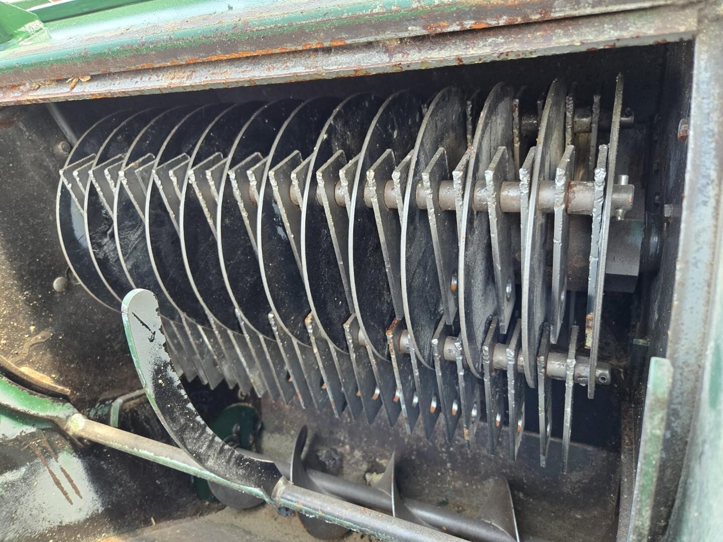 2016 Art's Way 6530 Grinders and Mixer