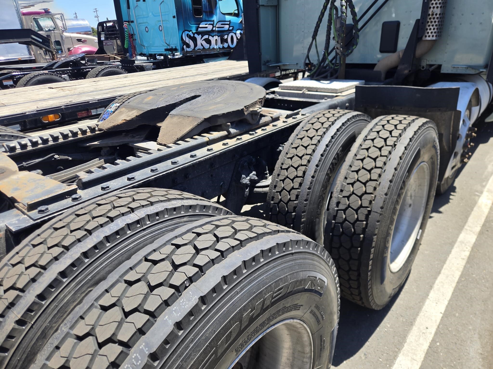 2019 Kenworth T680 Semi Trucks/Trailer