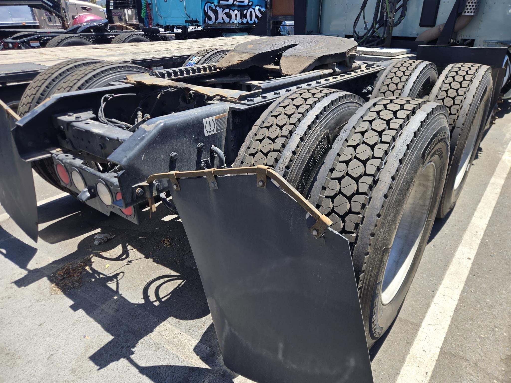 2019 Kenworth T680 Semi Trucks/Trailer