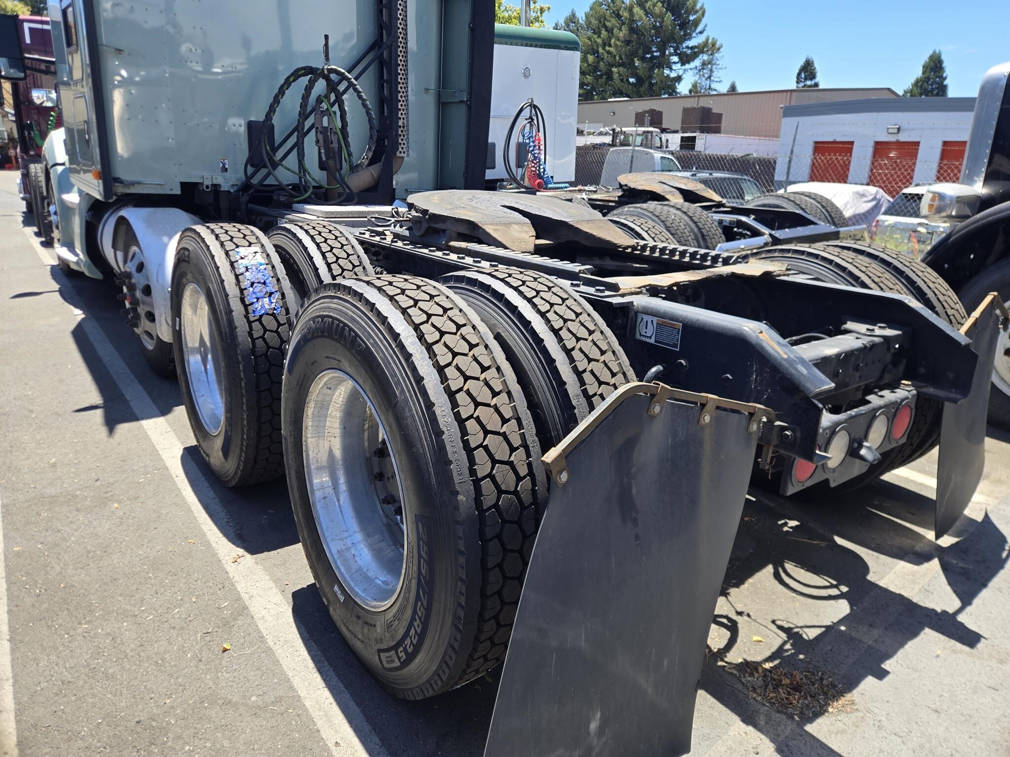 2019 Kenworth T680 Semi Trucks/Trailer