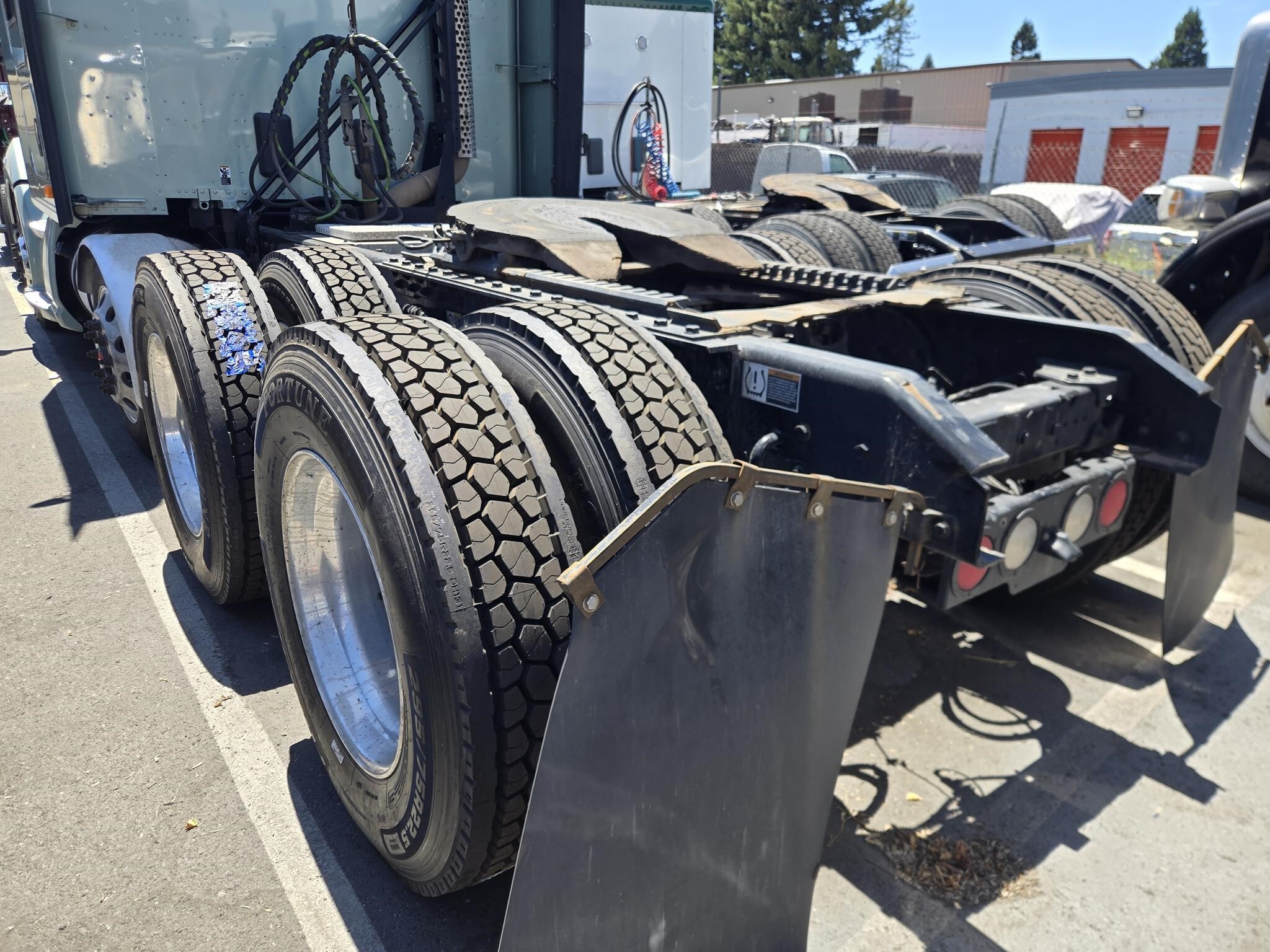 2019 Kenworth T680 Semi Trucks/Trailer